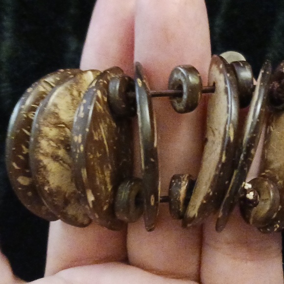 Artisan Coconut Shell bracelet - Picture 7 of 7